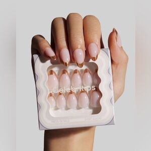 Celebritips Press-On Nails Short Almond Golden Hour